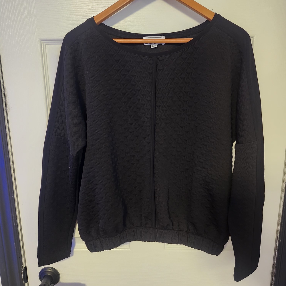 Black Textured Women's Sweatshirt